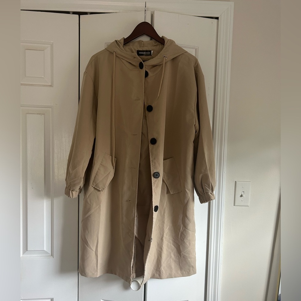 Vogue Homme Trench Style raincoat